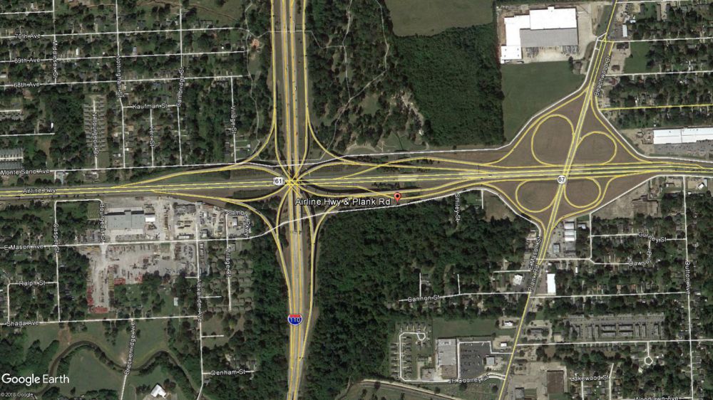 Alternating lane closures on Airline Highway at Plank Road