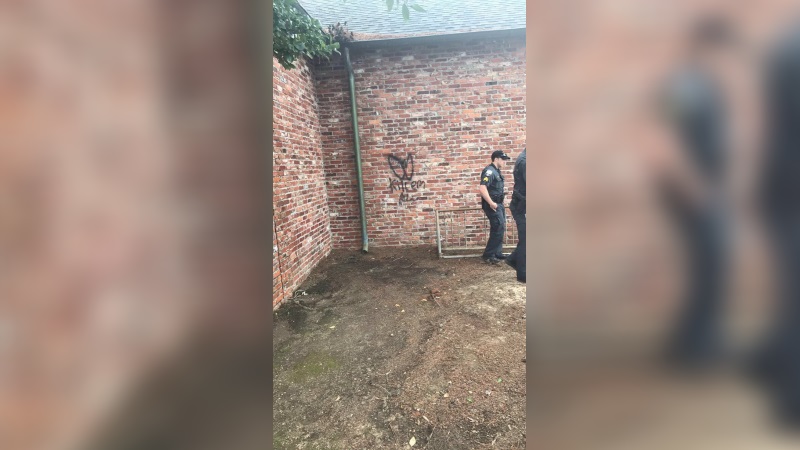 LSUPD investigating spray-painted message on Chi Omega sorority house