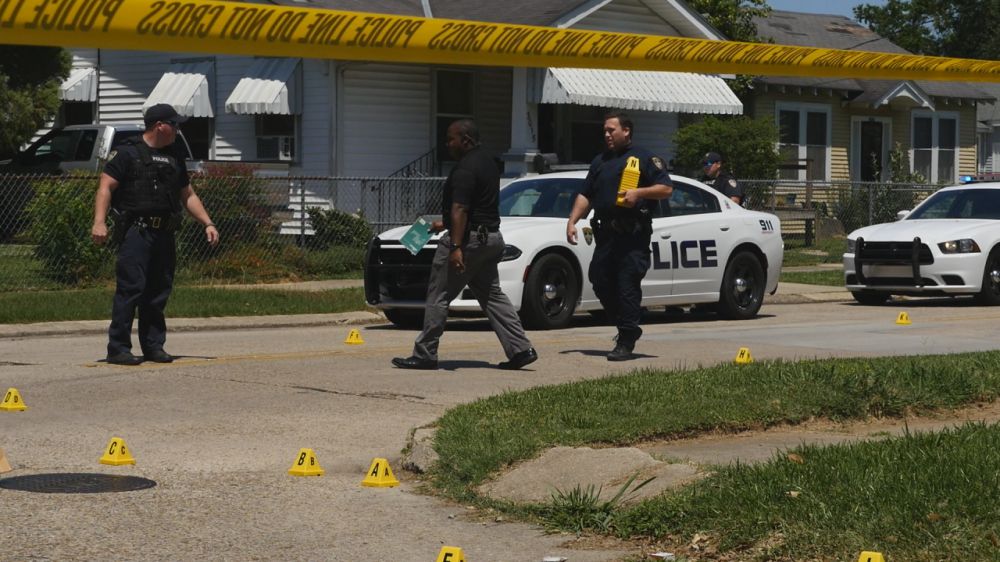 Police: Man hurt in shooting on Washington Avenue