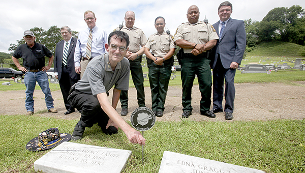Mississippi deputy killed in 1930 is finally recognized on memorial