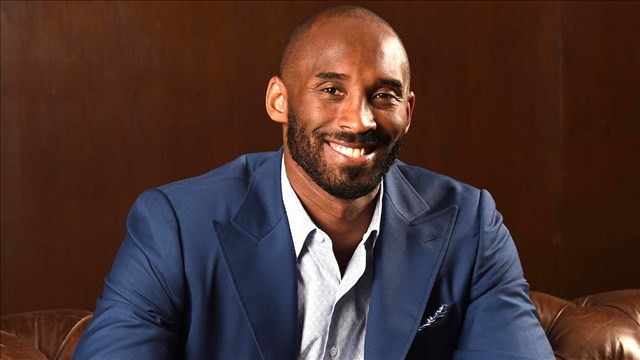 Kobe Bryant dishes an assist to test-weary high schoolers