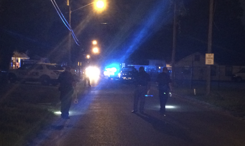 Two hurt in shooting on Chippewa Street