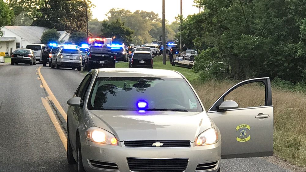 State trooper, 2 officers shot during standoff in Avoyelles Parish; suspect in custody