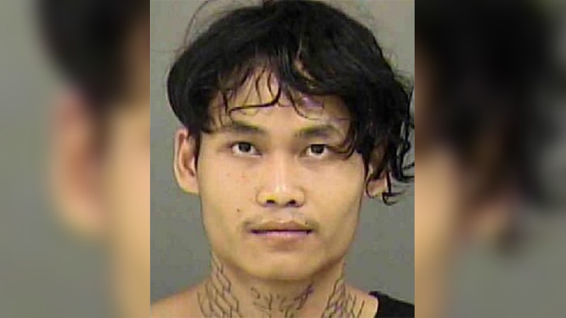 Feds: Man jumps from plane after trying to bite attendant