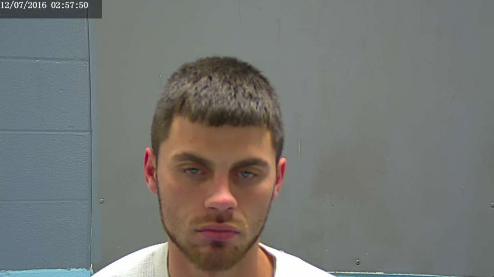 Authorities: Man accused of selling stolen laptop to deputy