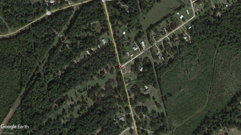 18-wheeler overturns on Highway 16 in Livingston Parish