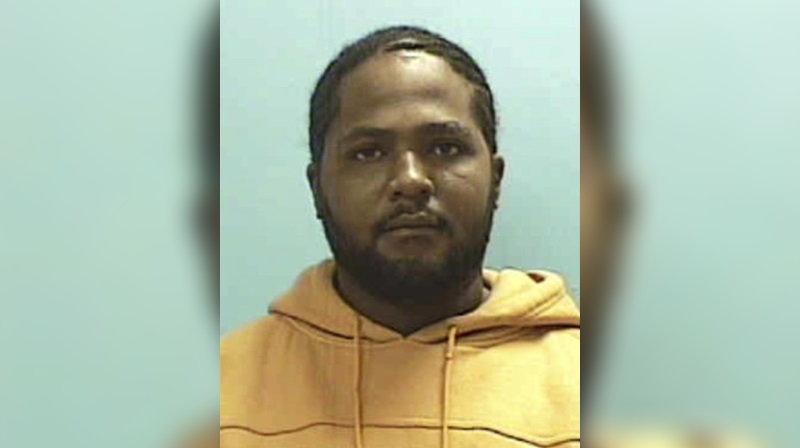 Witness says Mississippi shooter gunned down family, deputy