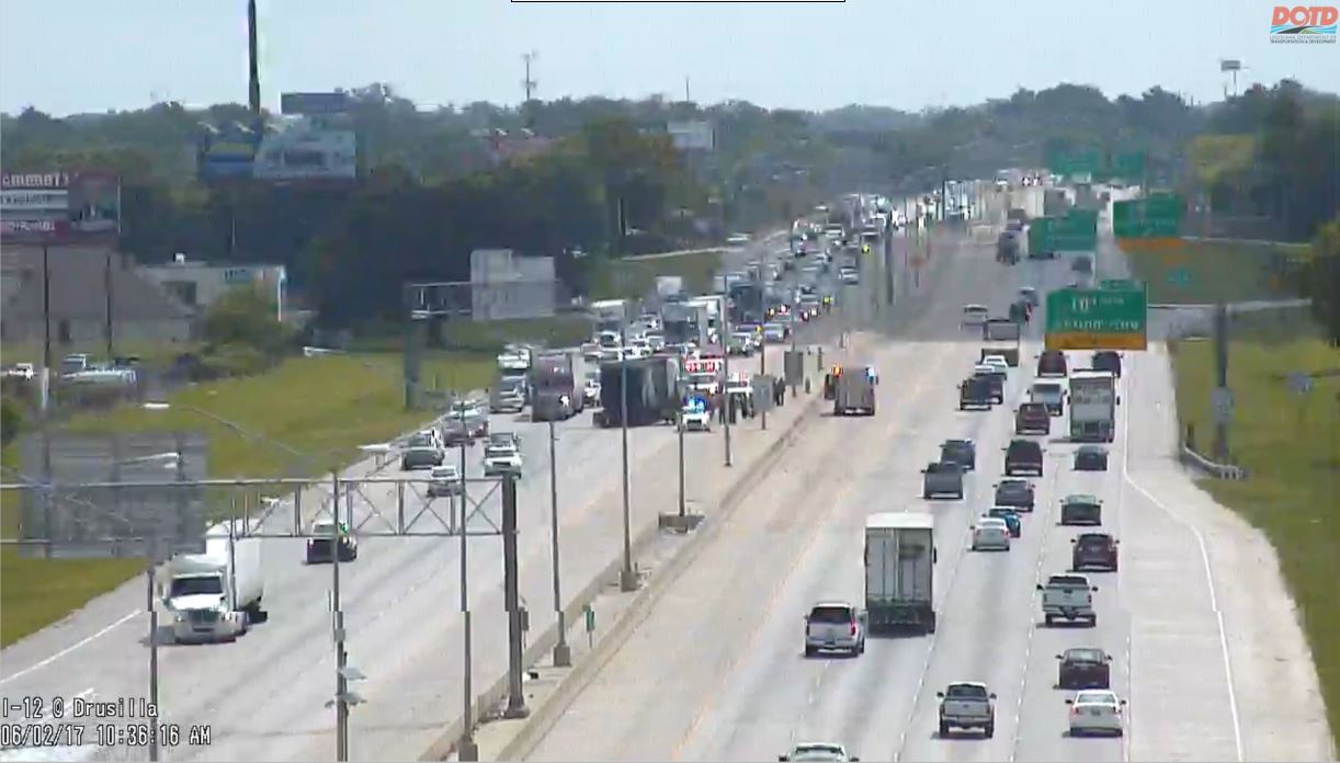 TRAFFIC ALERT: Jackknifed 18-wheeler blocks two lanes on I-12