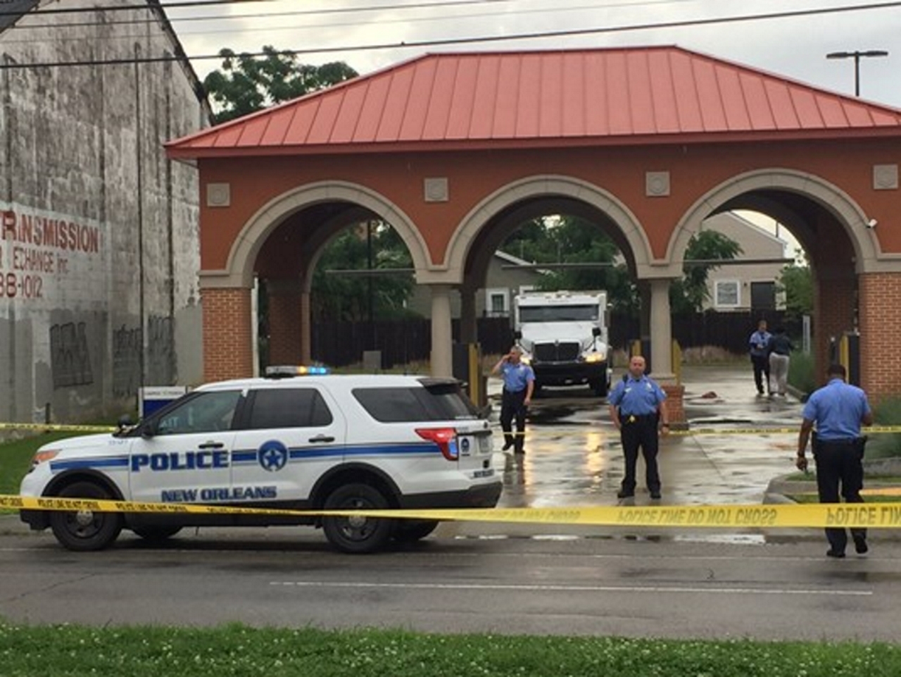 Report: Armored truck worker fatally shot near bank in Mid-City New Orleans