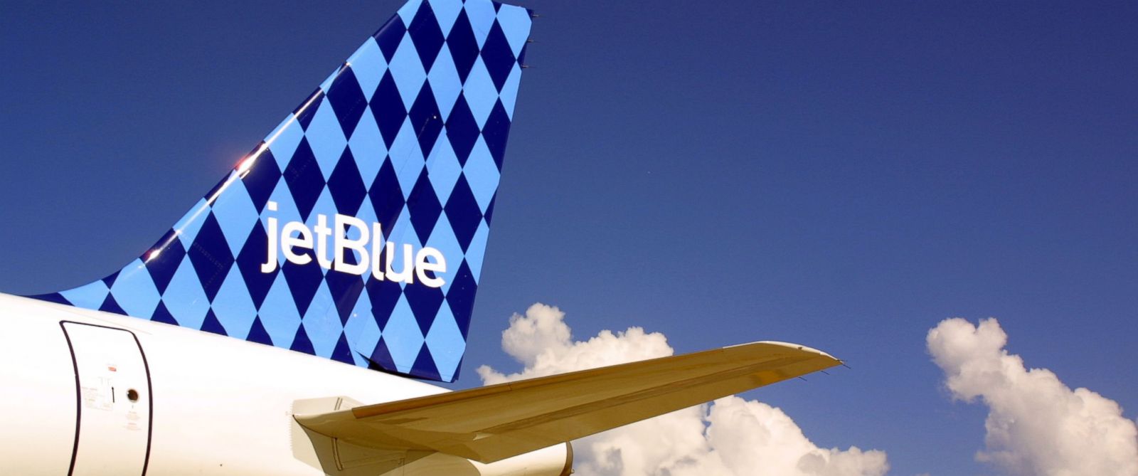 2 men charged with trafficking cocaine on commercial flight