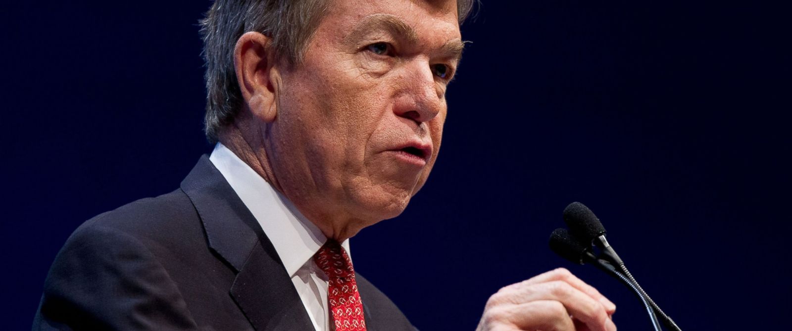 GOP senator says Trump served with info out