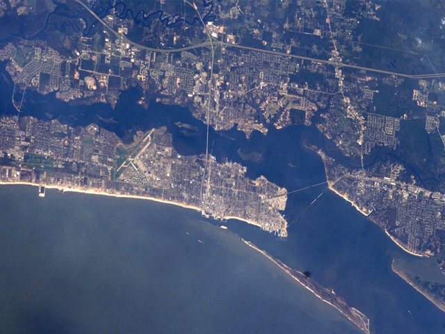 La. takes bids on study toward coastal plan's key project