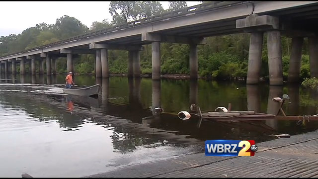 Boat crash in swamp injures woman Wednesday