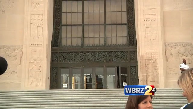 La. can't open its front doors