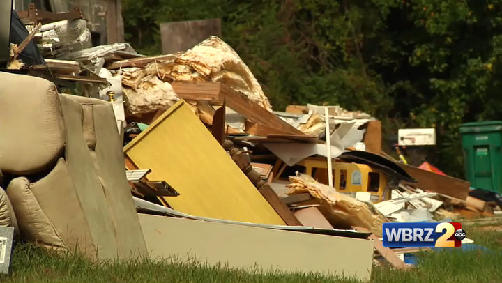 Residents see first debris pick up in Livingston Parish since flood